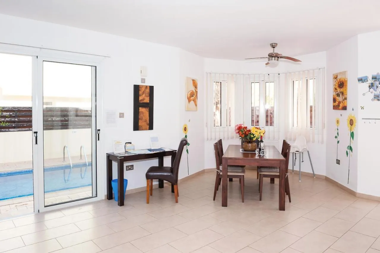 Crystal Blue Villa In A Perfect Location Protaras