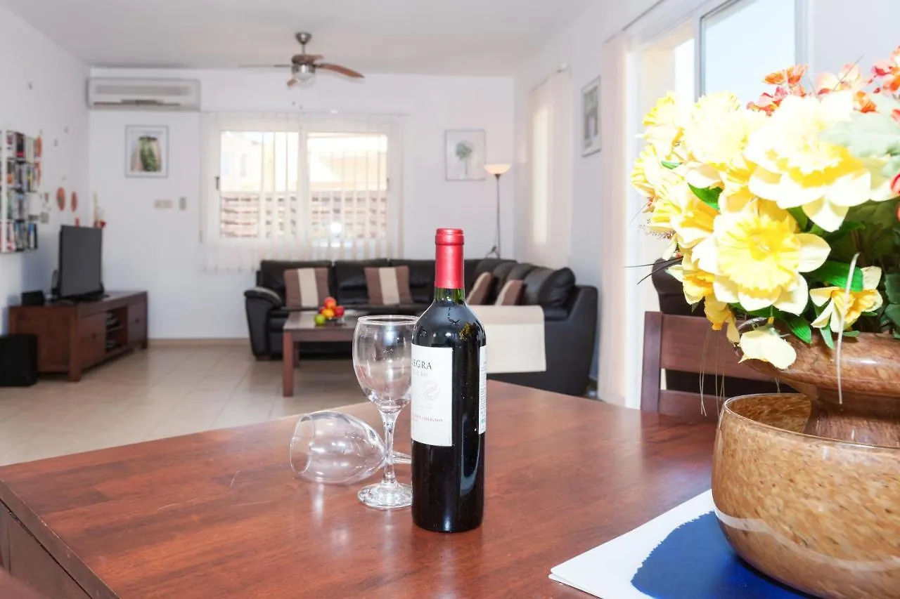 Crystal Blue Villa In A Perfect Location Protaras Zypern